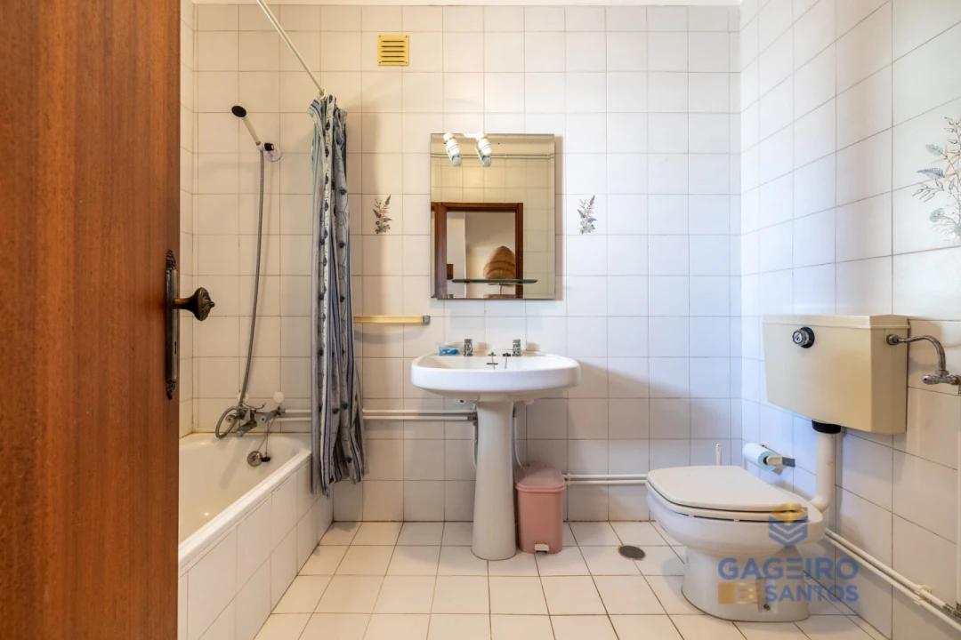 Apartamento T1 para Venda em São Martinho do Porto Foto 14