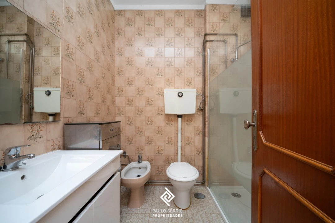 Apartamento T2 para Venda em Cedofeita, Santo Ildefonso, Sé, Miragaia, São Nicolau e Vitória Foto 3