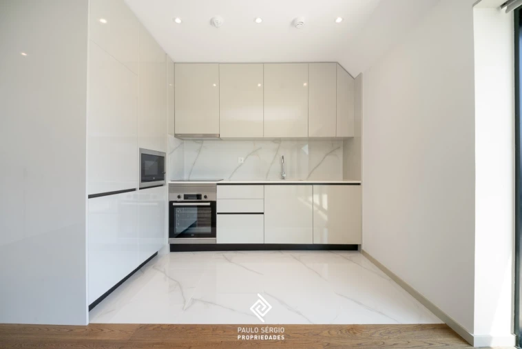 Apartamento T3 para Venda em Espinho Foto 2