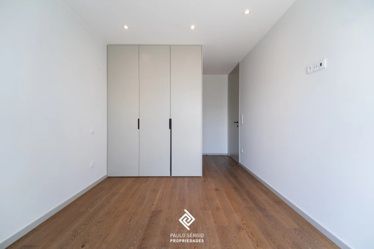Apartamento T3 para Venda em Espinho Foto 14