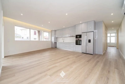 Apartamento T3 para Venda em Pedroso e Seixezelo