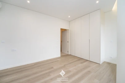 Apartamento T3 para Venda em Pedroso e Seixezelo