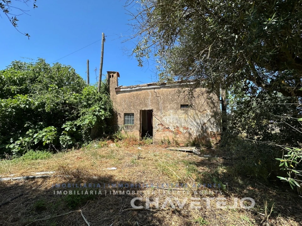 Quinta T2 para Venda em São João Baptista e Santa Maria dos Olivais Foto 3