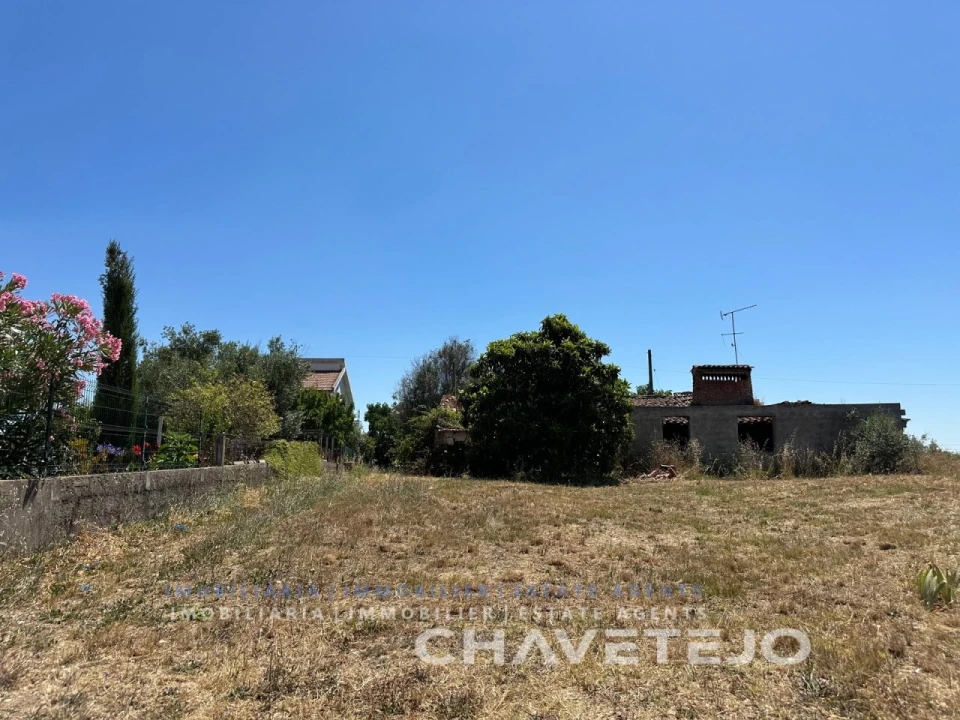 Quinta T2 para Venda em São João Baptista e Santa Maria dos Olivais Foto 4