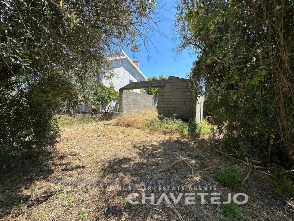 Quinta T2 para Venda em São João Baptista e Santa Maria dos Olivais Foto 13