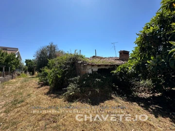 Quinta T2 para Venda em São João Baptista e Santa Maria dos Olivais