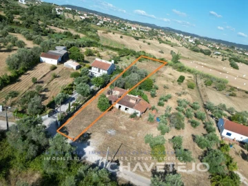 Quinta T2 para Venda em São João Baptista e Santa Maria dos Olivais