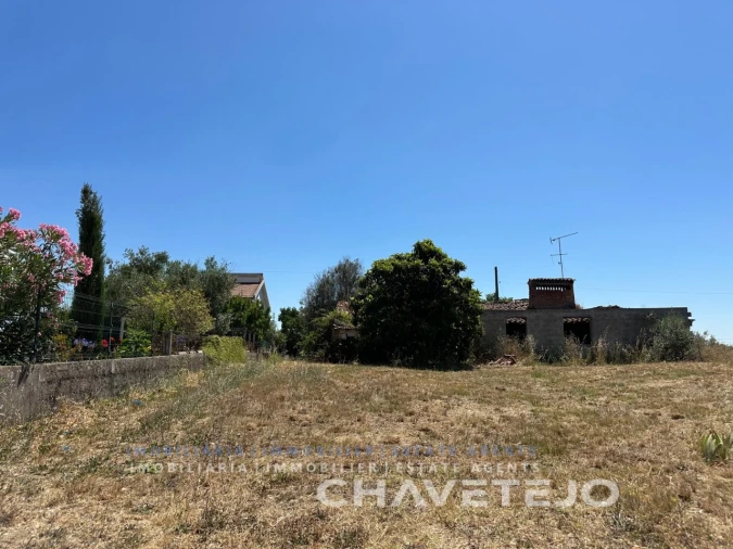 Quinta T2 para Venda em São João Baptista e Santa Maria dos Olivais Foto 4