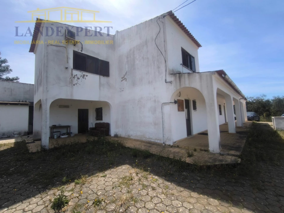 Moradia T5 para Venda em Estômbar e Parchal Foto 4