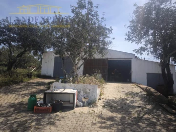 Moradia T5 para Venda em Estômbar e Parchal