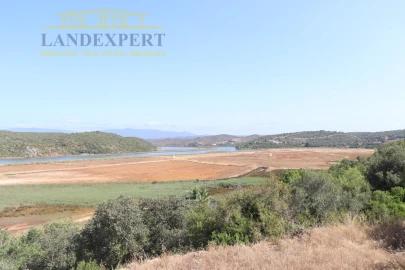 Moradia T5 para Venda em Estômbar e Parchal
