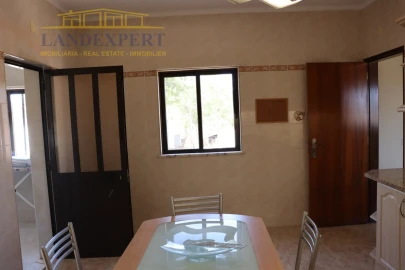 Moradia T5 para Venda em Estômbar e Parchal
