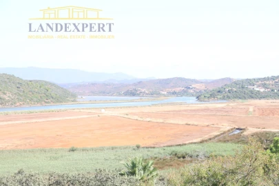 Moradia T5 para Venda em Estômbar e Parchal
