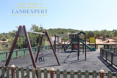 Moradia T5 para Venda em Estômbar e Parchal