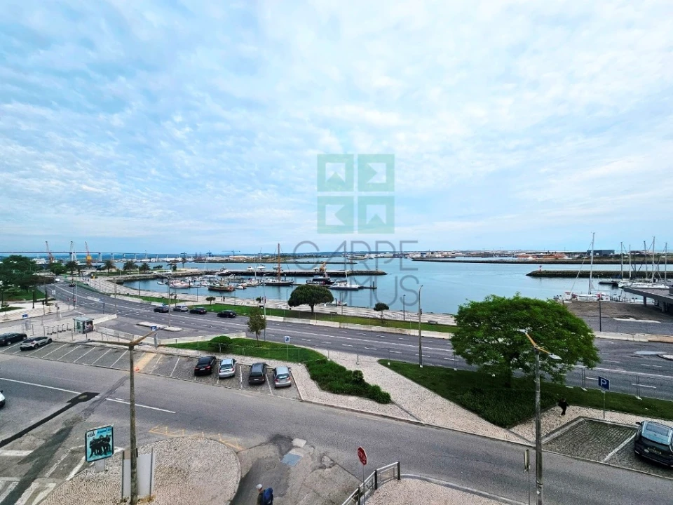 Apartamento T5 para Venda em Buarcos Foto 3