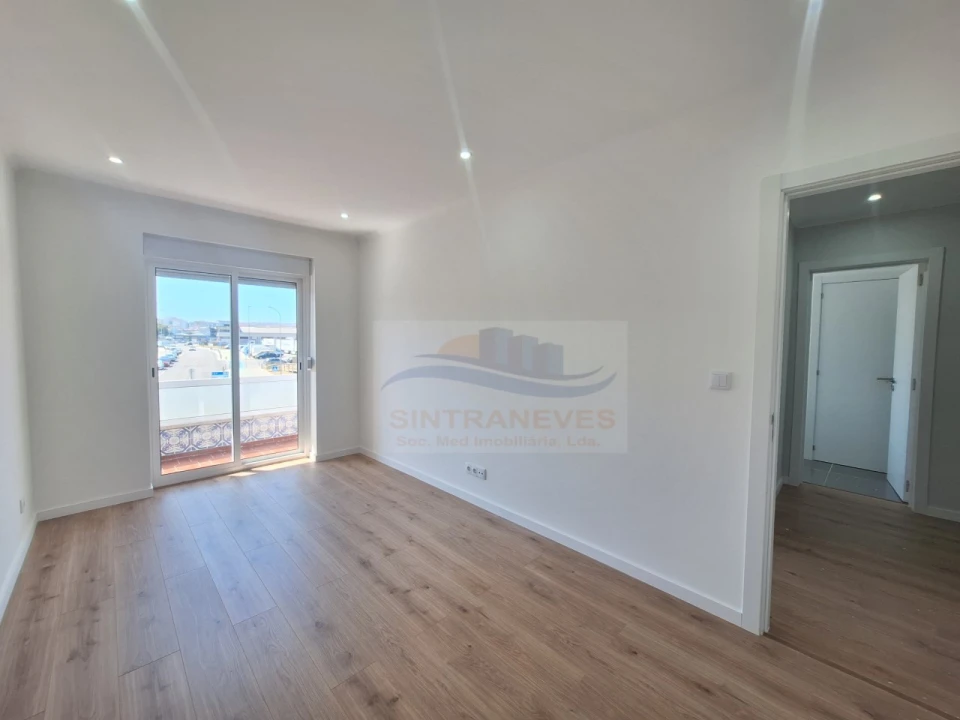 Apartamento T1 para Venda em Águas Livres Foto 2