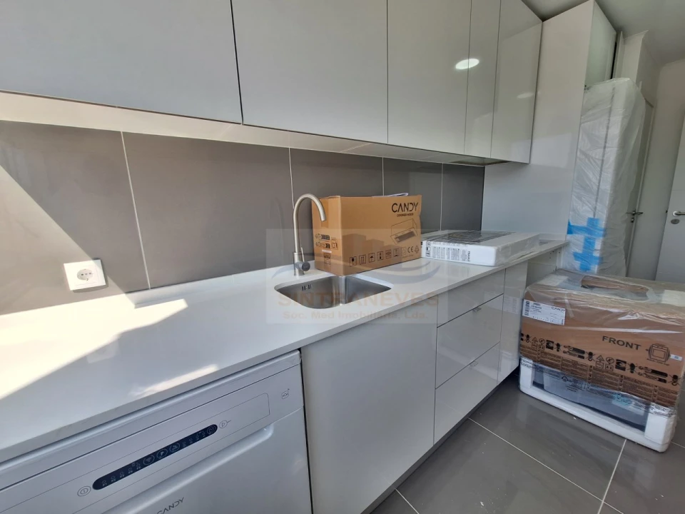Apartamento T1 para Venda em Águas Livres Foto 11