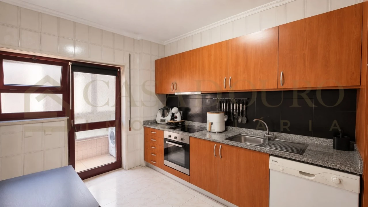 Apartamento T2 para Venda em Rio Tinto Foto 2