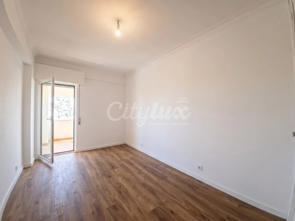 Apartamento T1 para Venda em Alcabideche Foto 12