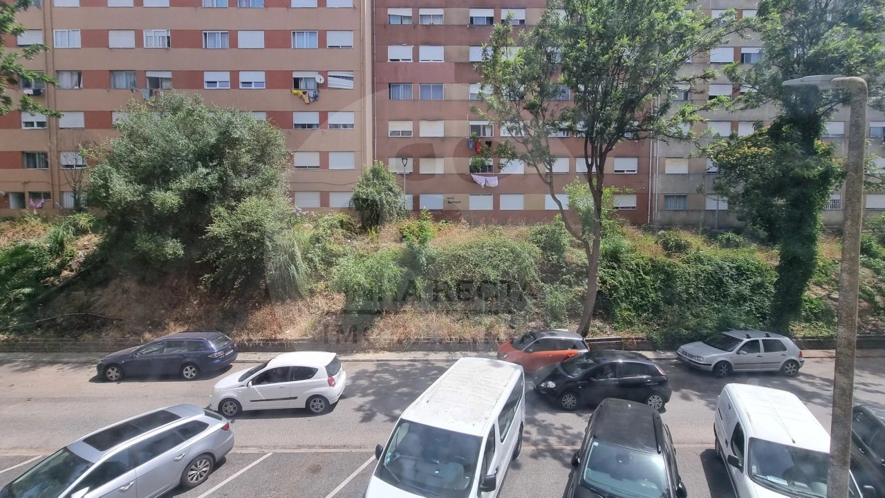 Apartamento T2 para Venda em Algueirão-Mem Martins Foto 9