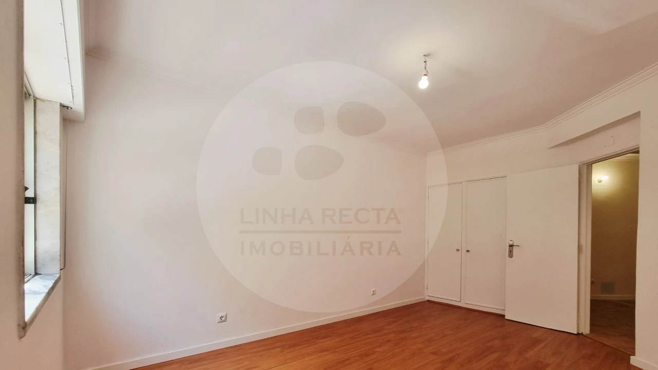 Apartamento T2 para Venda em Algueirão-Mem Martins Foto 14