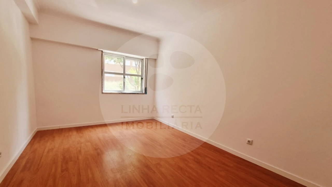 Apartamento T2 para Venda em Algueirão-Mem Martins Foto 15