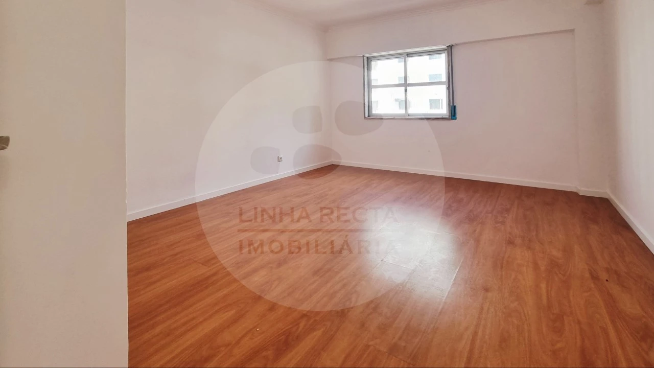 Apartamento T2 para Venda em Algueirão-Mem Martins Foto 25