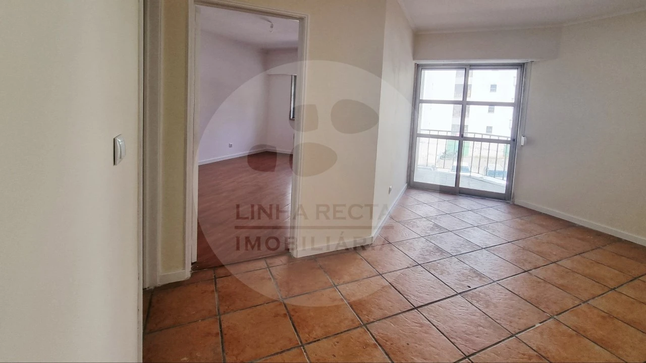 Apartamento T2 para Venda em Algueirão-Mem Martins Foto 26