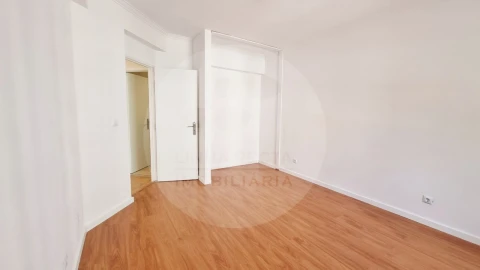 Apartamento T2 para Venda em Algueirão-Mem Martins