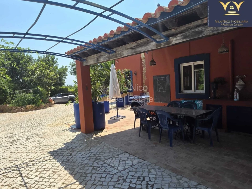Moradia T9 para Venda em Quelfes Foto 8
