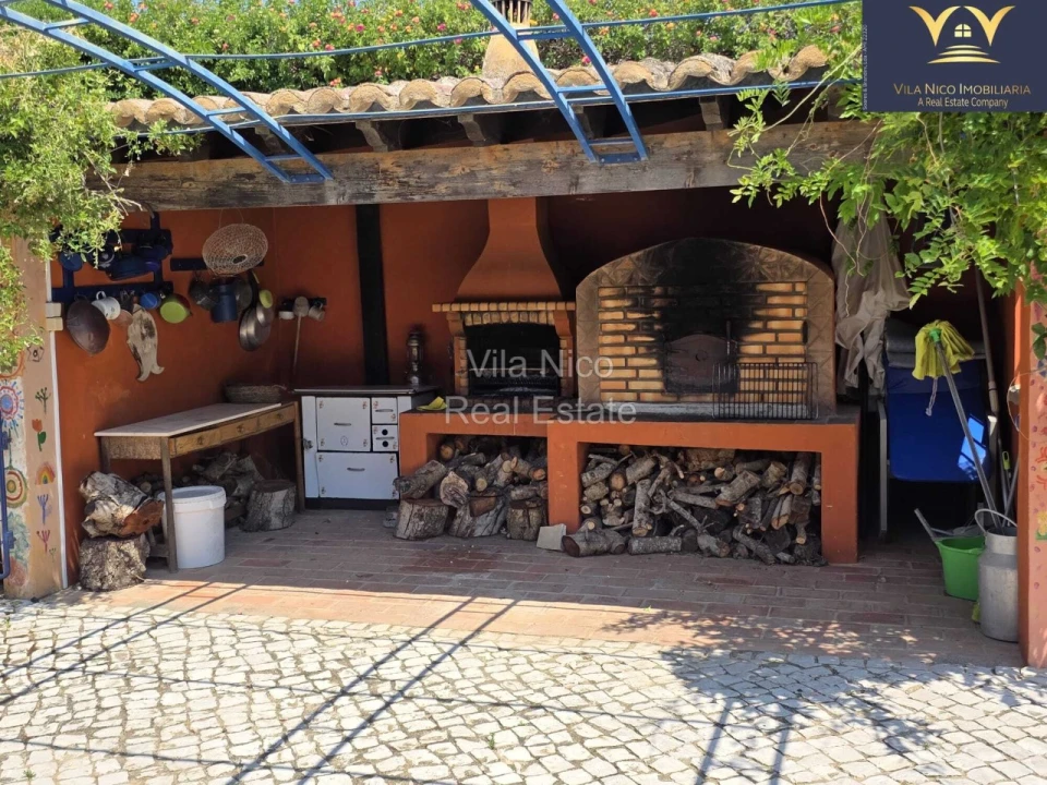 Moradia T9 para Venda em Quelfes Foto 9