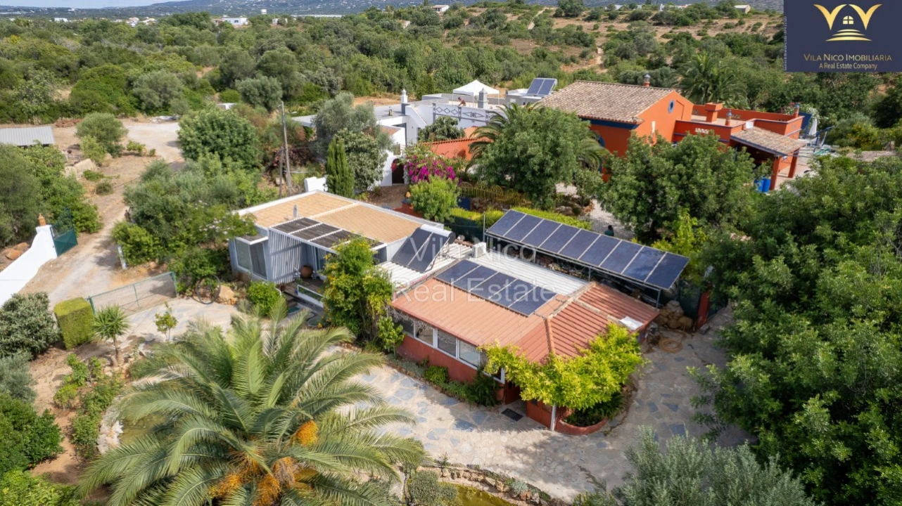 Moradia T9 para Venda em Quelfes Foto 100