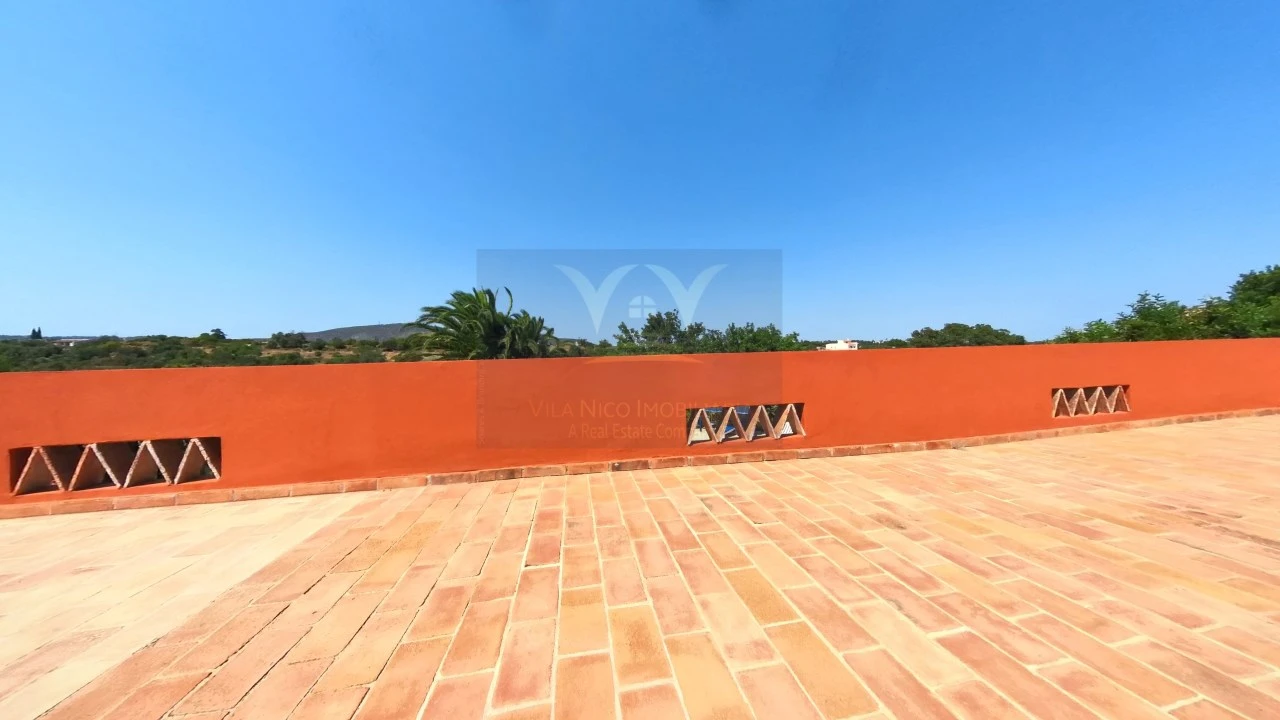 Moradia T9 para Venda em Quelfes Foto 242