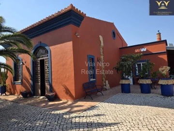 Moradia T9 para Venda em Quelfes