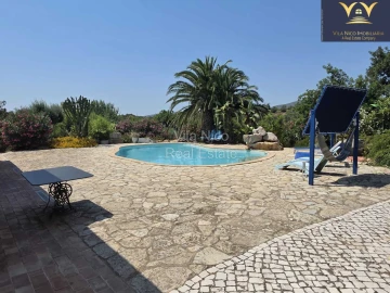 Moradia T9 para Venda em Quelfes