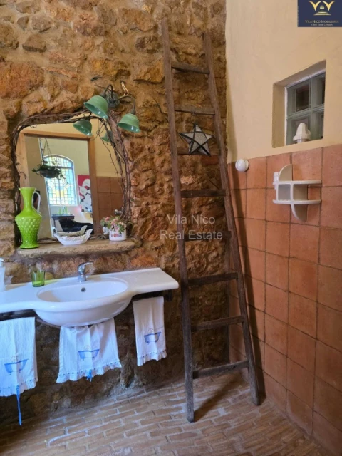Moradia T9 para Venda em Quelfes