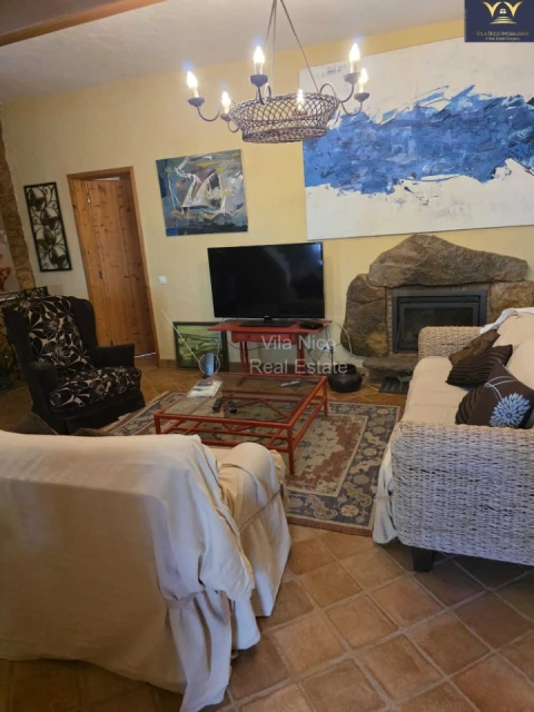 Moradia T9 para Venda em Quelfes