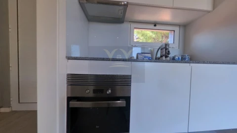 Moradia T9 para Venda em Quelfes