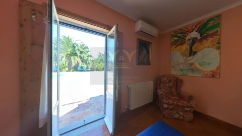 Moradia T9 para Venda em Quelfes