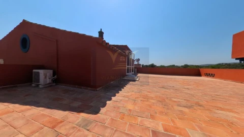 Moradia T9 para Venda em Quelfes