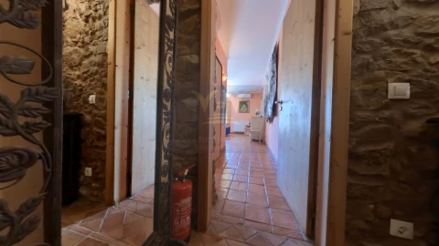 Moradia T9 para Venda em Quelfes