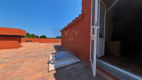 Moradia T9 para Venda em Quelfes