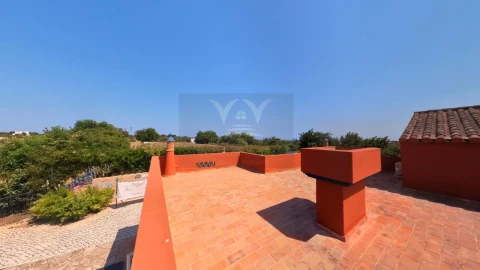 Moradia T9 para Venda em Quelfes