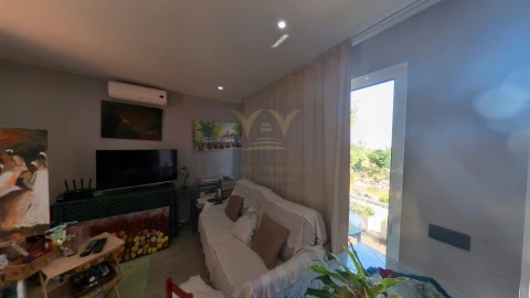 Moradia T9 para Venda em Quelfes