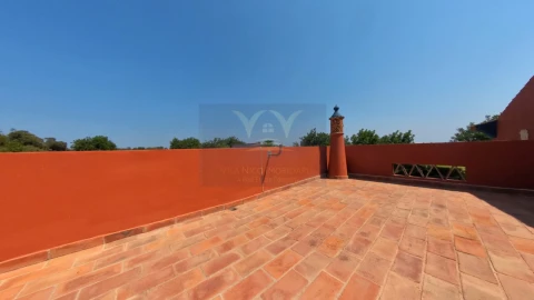 Moradia T9 para Venda em Quelfes