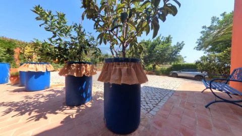 Moradia T9 para Venda em Quelfes