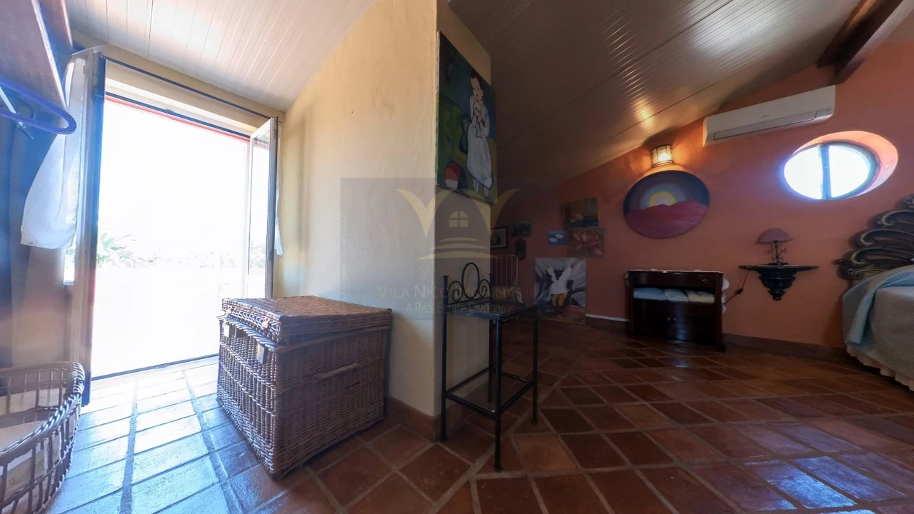 Moradia T9 para Venda em Quelfes Foto 208