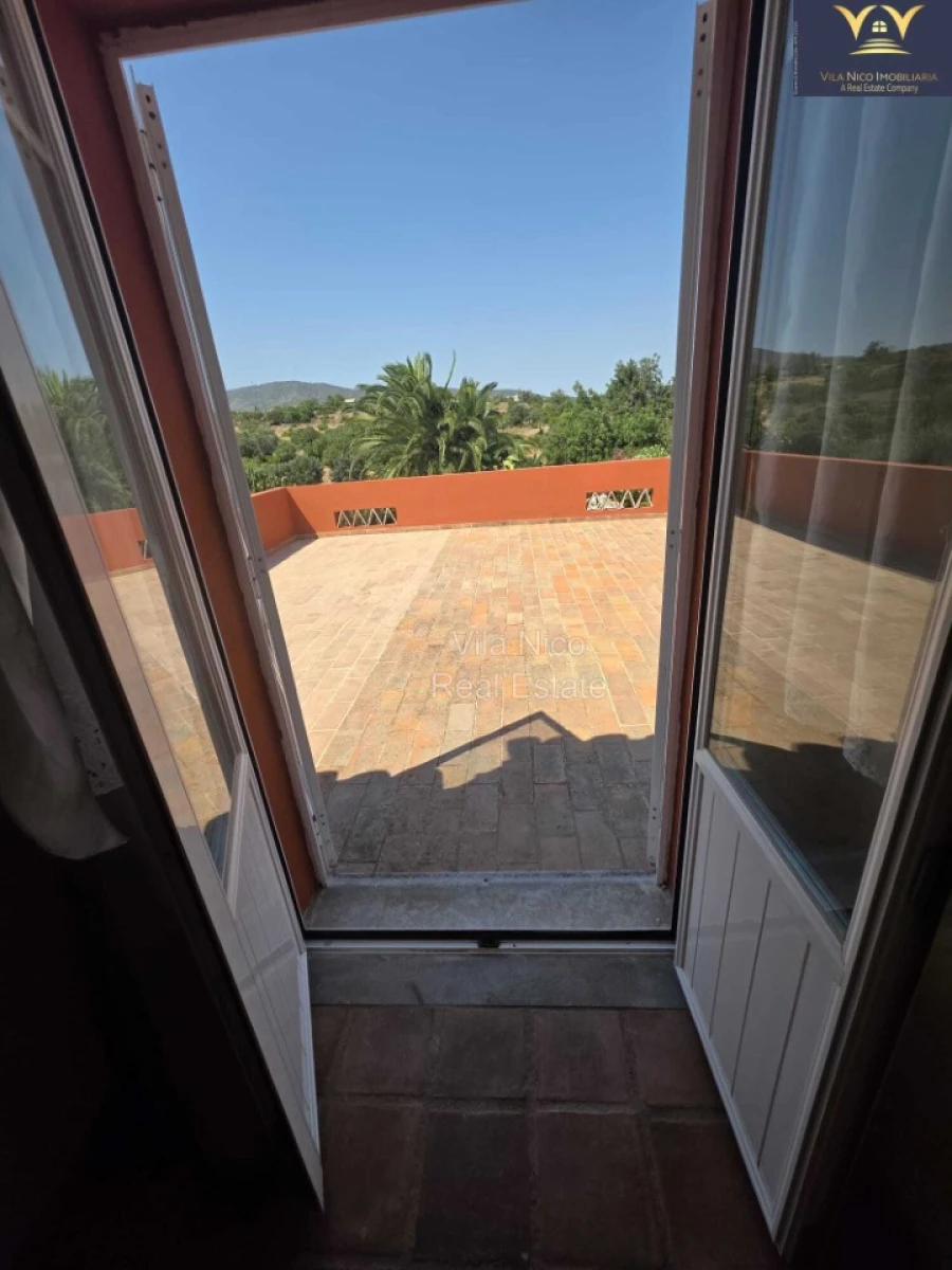 Moradia T9 para Venda em Quelfes Foto 35