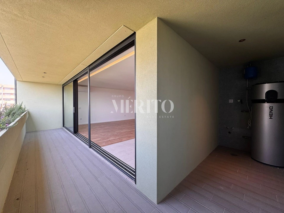 Apartamento T2 para Venda em Caldelas Foto 2