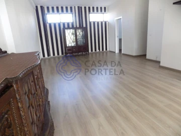 Loja para Venda em Vilar de Andorinho